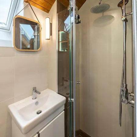 Gurgulyat View - 1 Bedroom Loft Appartamento *